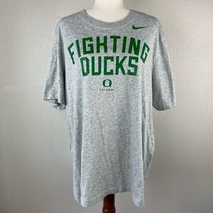 The Nike Tee Fighting Oregon Ducks Dri-Fit T-Shirt Size XL EUC